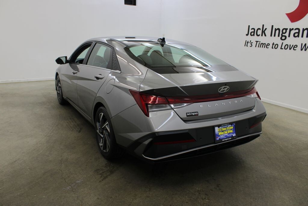 Used 2024 Hyundai Elantra Hybrid Limited Sedan