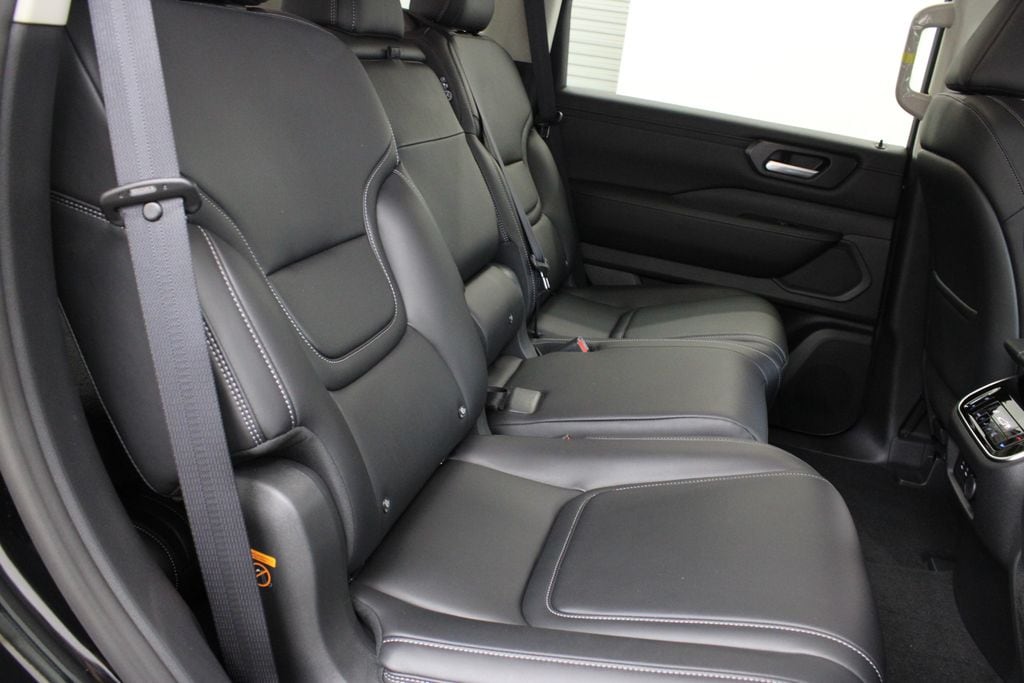 2026 Nissan Armada SV - Photo 19