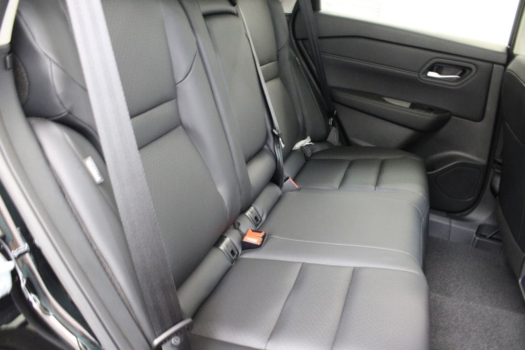 2026 Nissan Rogue Dark Armor - Photo 19