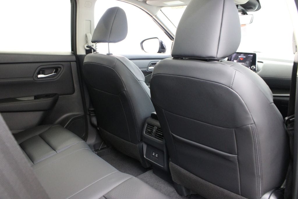 2026 Nissan Rogue Dark Armor - Photo 20