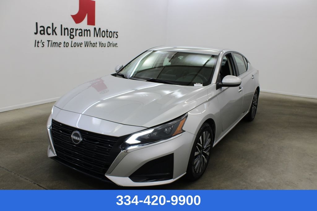 Used 2024 Nissan Altima 2.5 SV Sedan