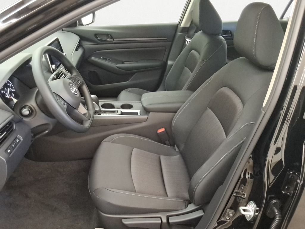 2025 Nissan Altima S - Photo 10