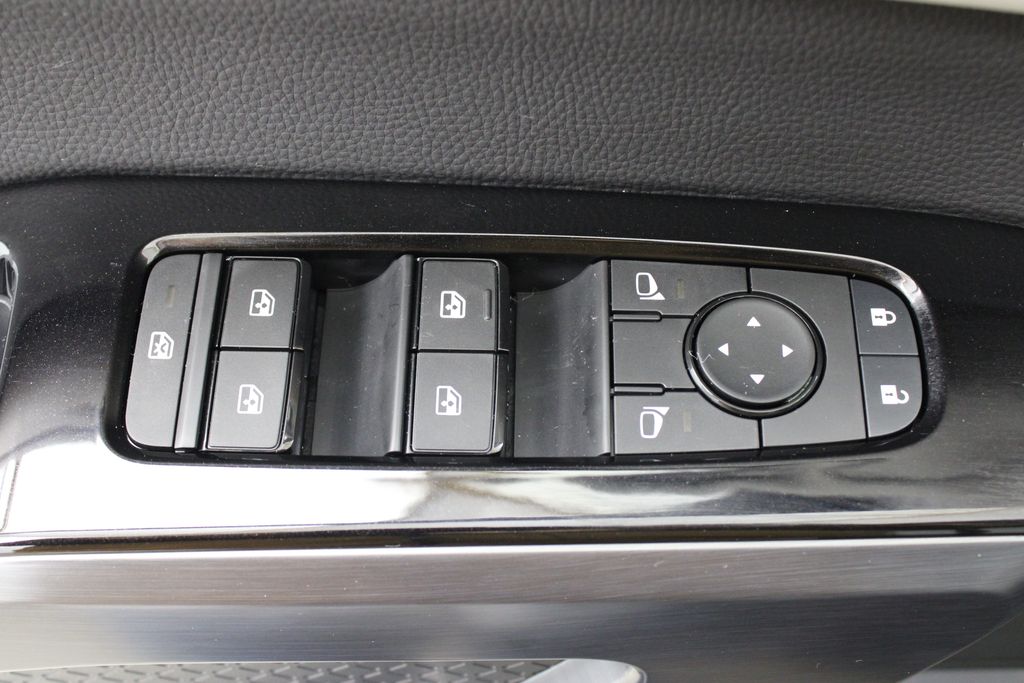 2026 Nissan Pathfinder SL - Photo 16