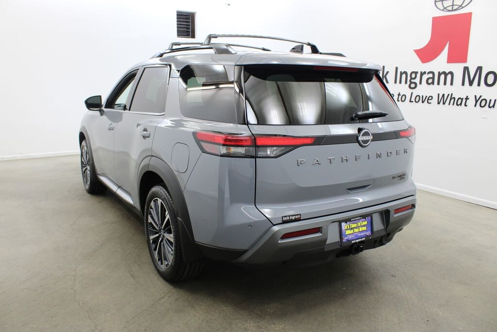New 2026 Nissan Pathfinder Platinum SUV