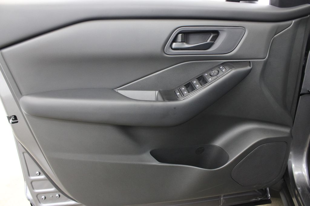 2026 Nissan Rogue S - Photo 16