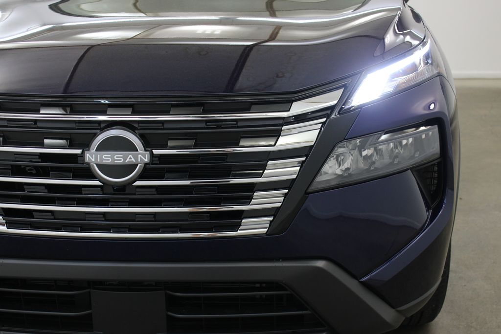 2026 Nissan Rogue SV - Photo 8