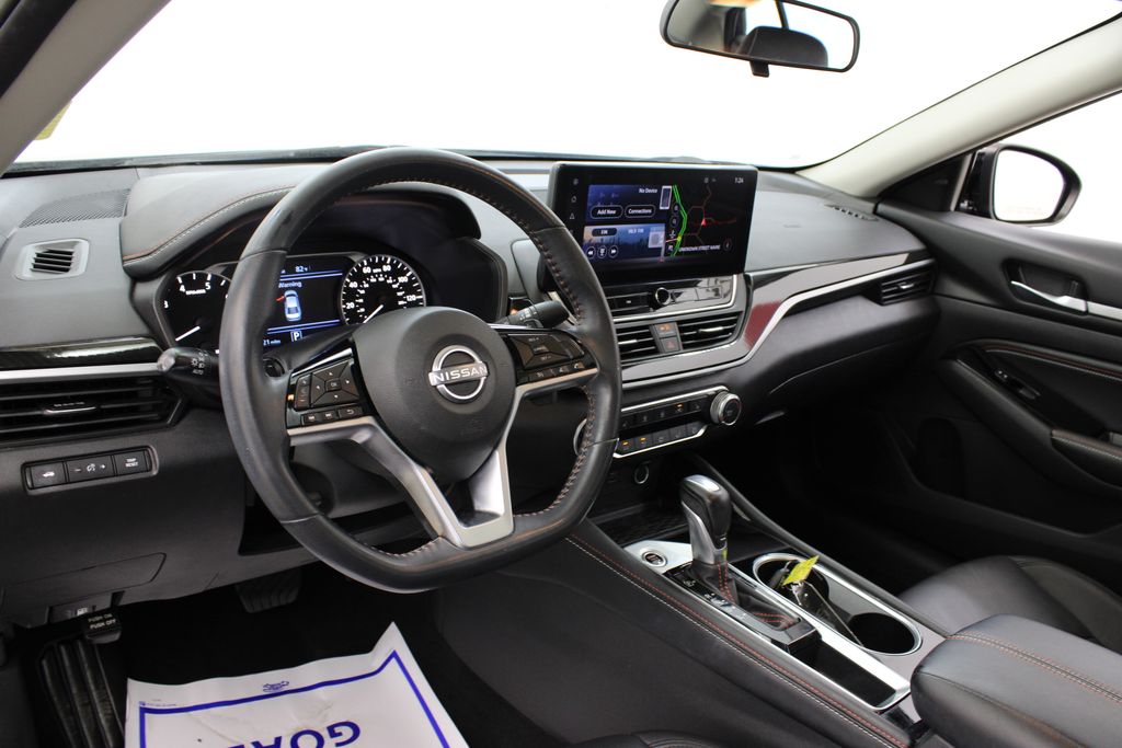 2023 Nissan Altima SR - Photo 17