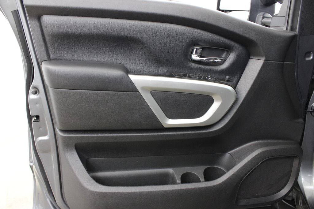 2019 Nissan Titan SV - Photo 17