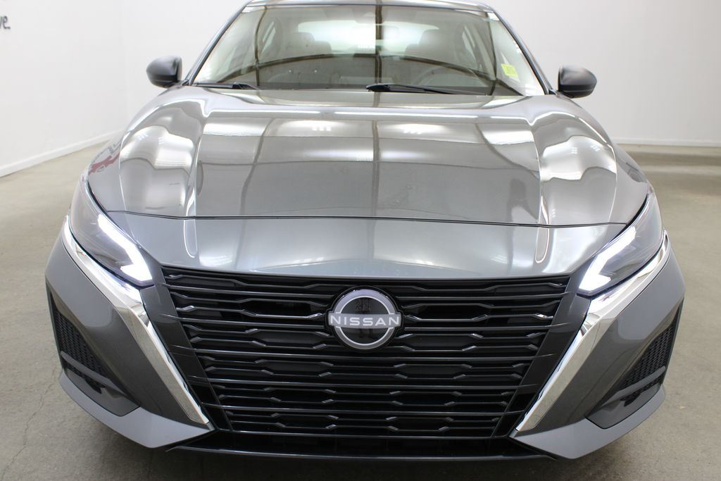 2025 Nissan Altima SV - Photo 7