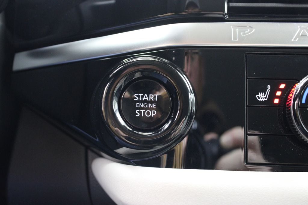 2026 Nissan Pathfinder SL - Photo 11