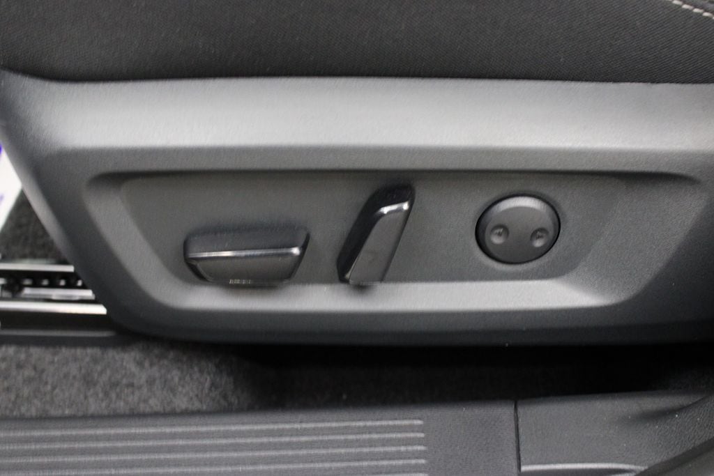 2026 Nissan Rogue SV - Photo 18