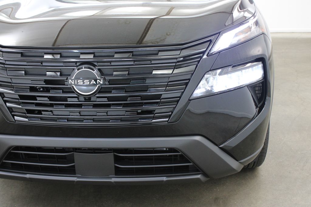 2026 Nissan Rogue Dark Armor - Photo 8