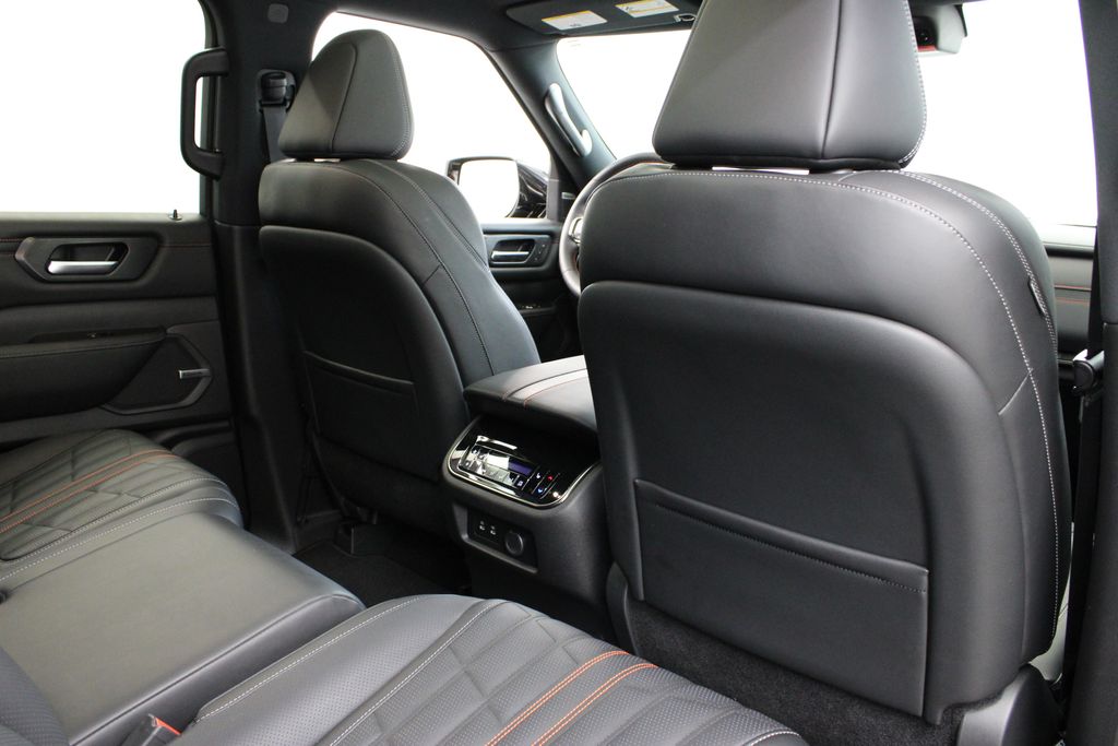 2026 Nissan Armada PRO-4X - Photo 23