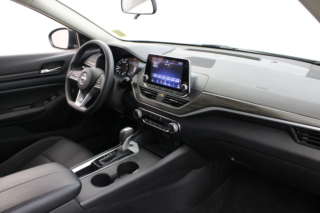 2025 Nissan Altima SV - Photo 24