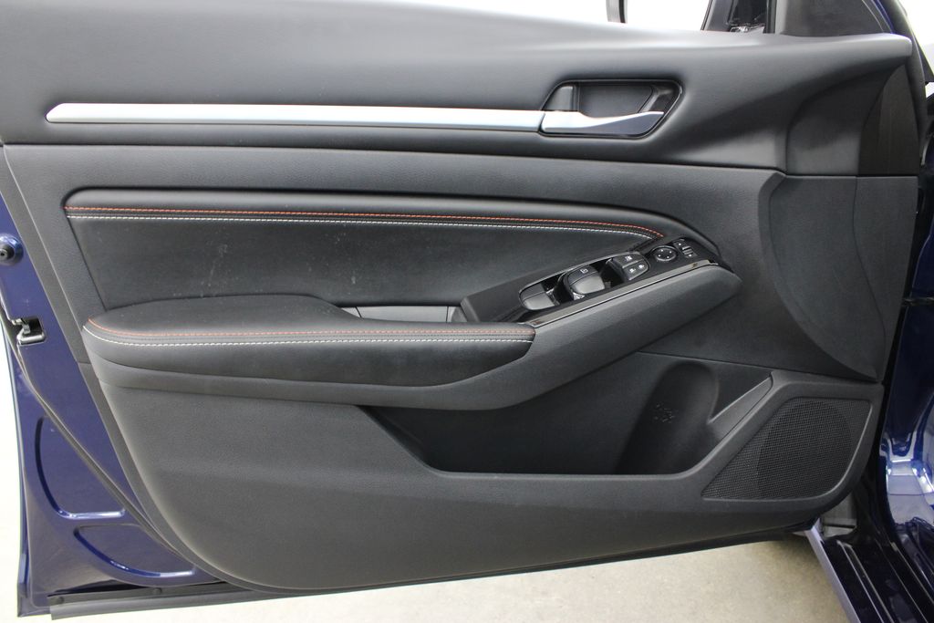 2023 Nissan Altima SR - Photo 18