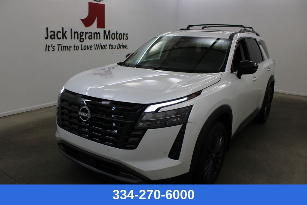 2026 Nissan Pathfinder SL 4WD's photo