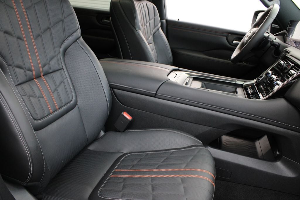 2026 Nissan Armada PRO-4X - Photo 26