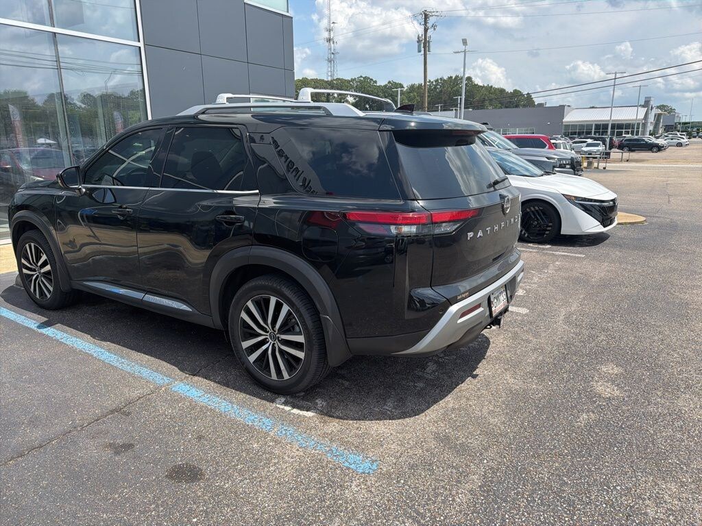 Used 2024 Nissan Pathfinder Platinum SUV
