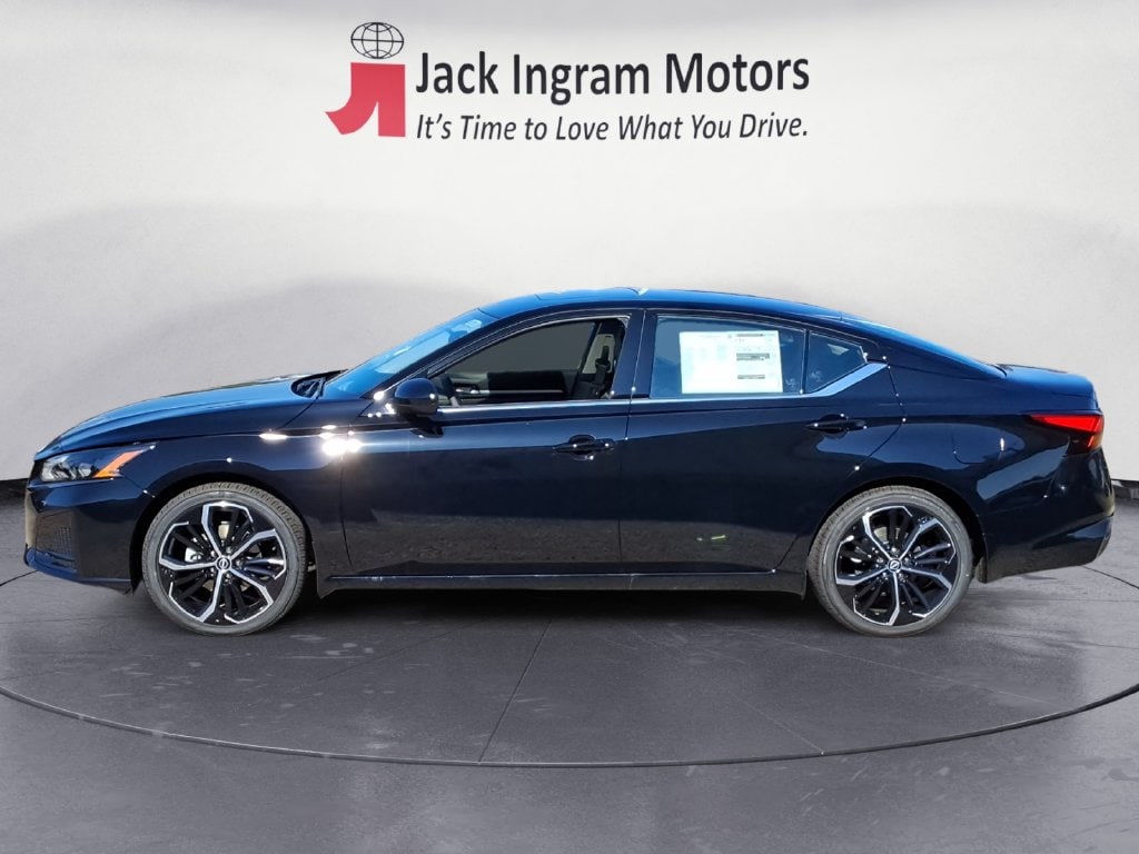 Used 2025 Nissan Altima SR Sedan