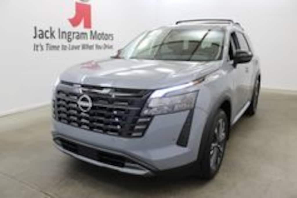 New 2026 Nissan Pathfinder Platinum SUV