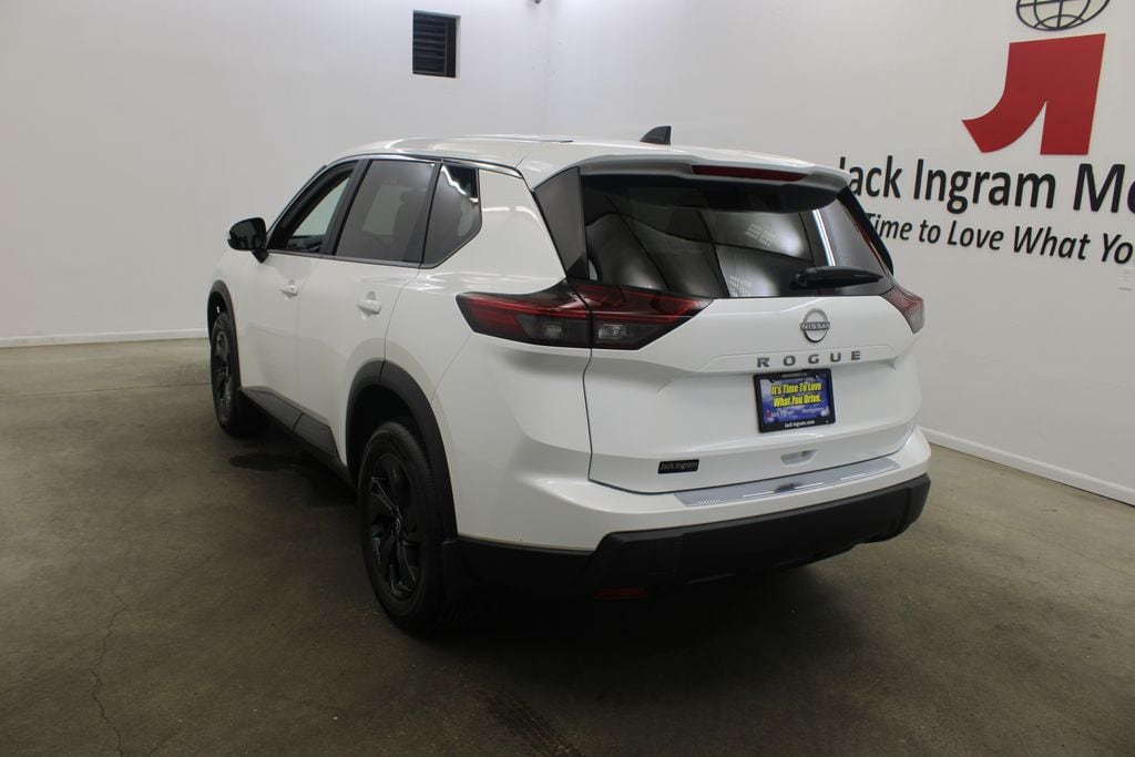 New 2026 Nissan Rogue SV SUV