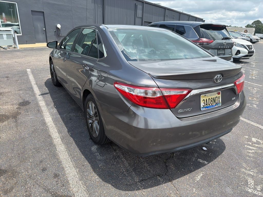 Used 2017 Toyota Camry SE Sedan