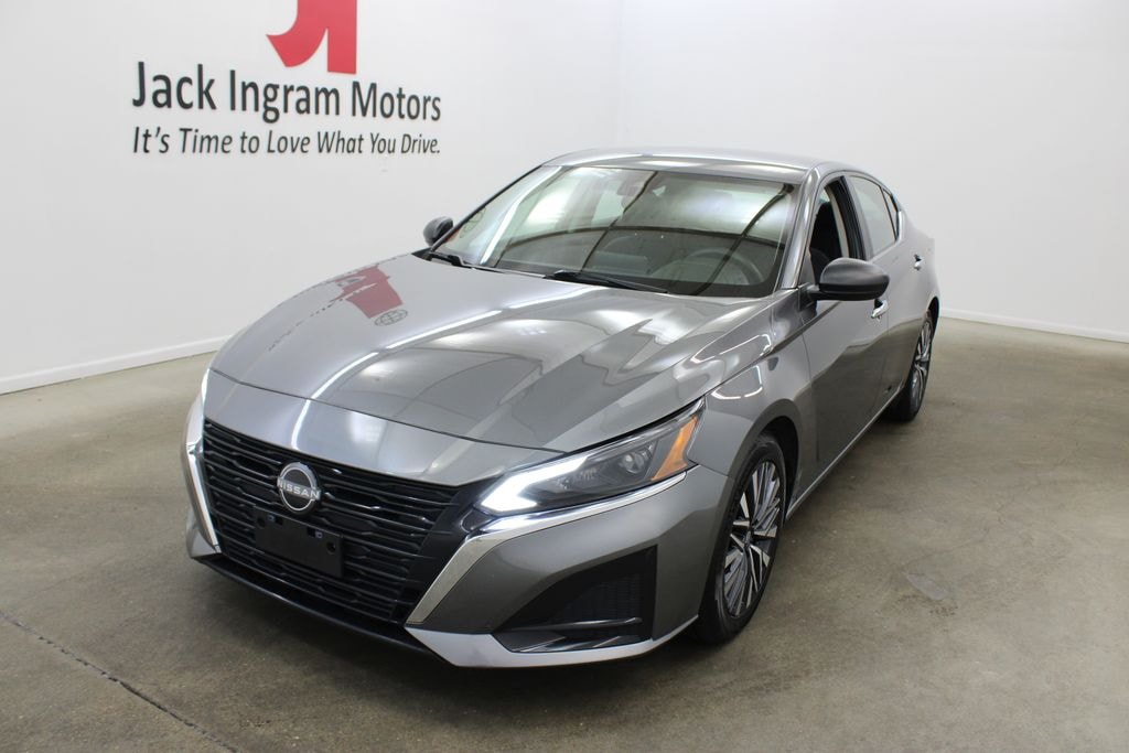 Used 2024 Nissan Altima 2.5 SV Sedan