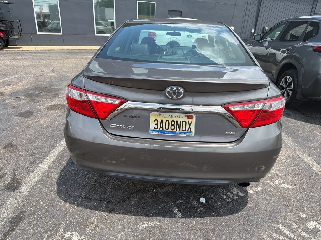 Used 2017 Toyota Camry SE Sedan