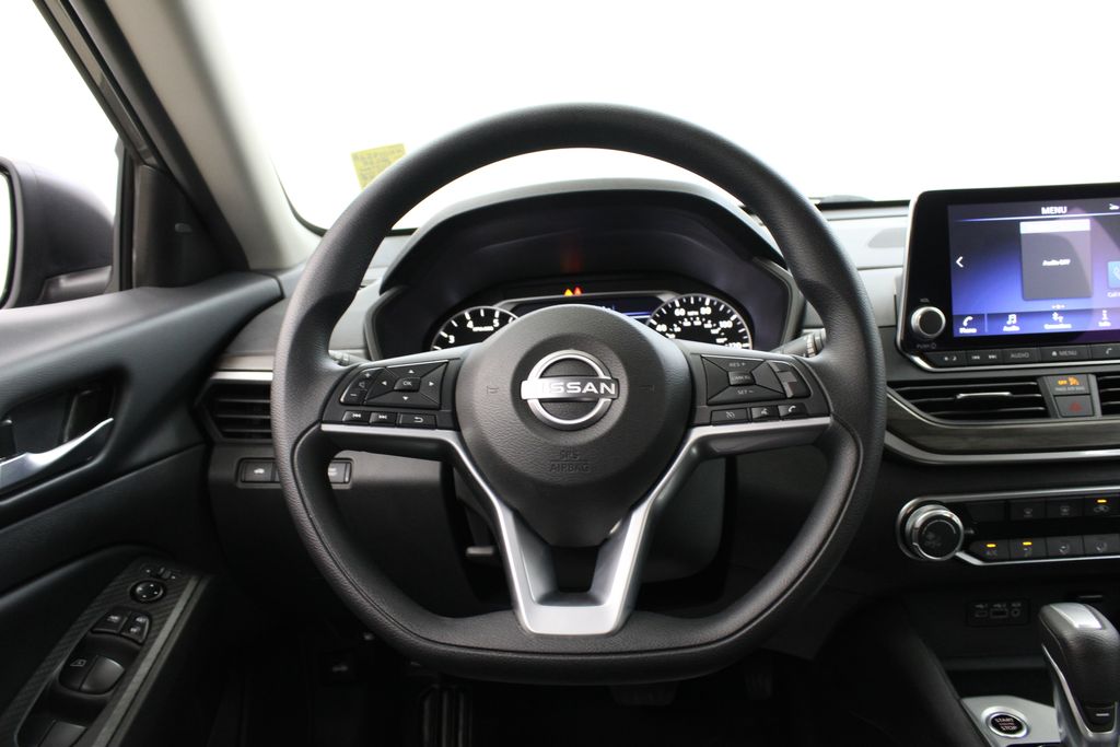 2025 Nissan Altima SV - Photo 18
