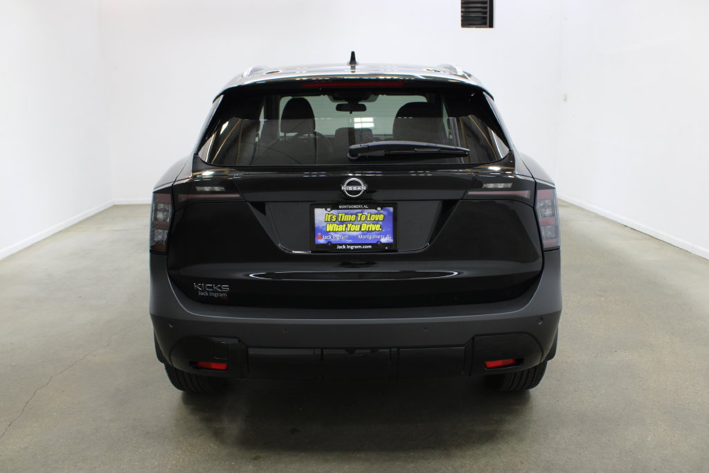 New 2027 Nissan Kicks SR SUV