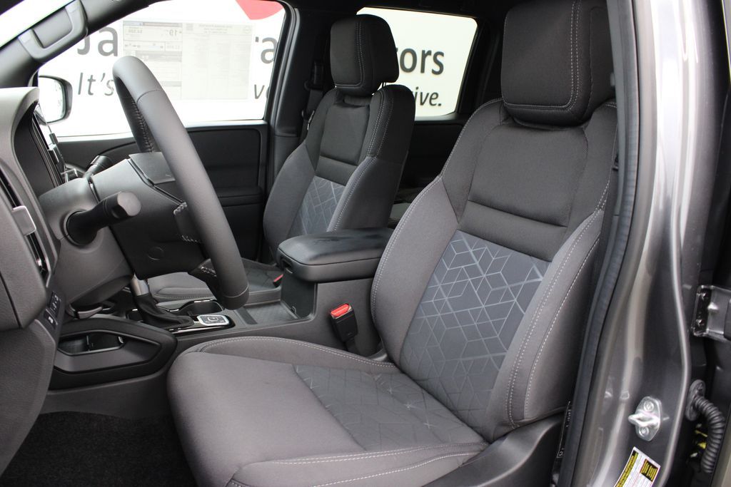 2026 Nissan Frontier SV - Photo 13