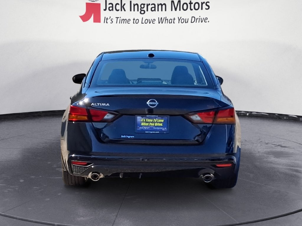 Used 2025 Nissan Altima SR Sedan
