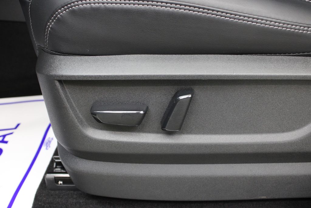 2026 Nissan Armada SV - Photo 18