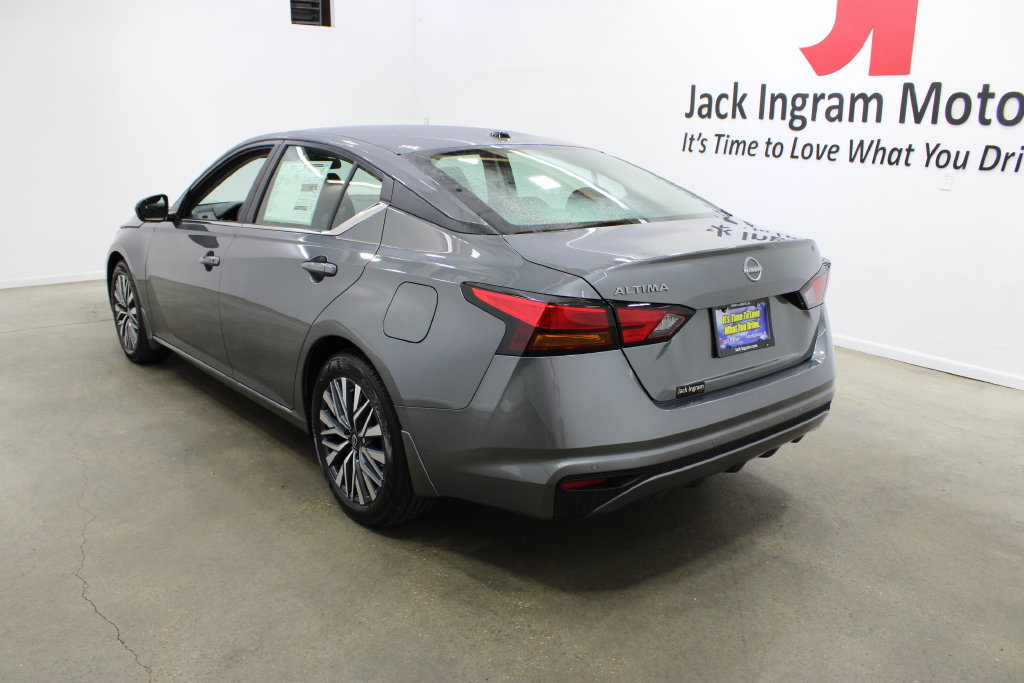 New 2026 Nissan Altima SV Sedan