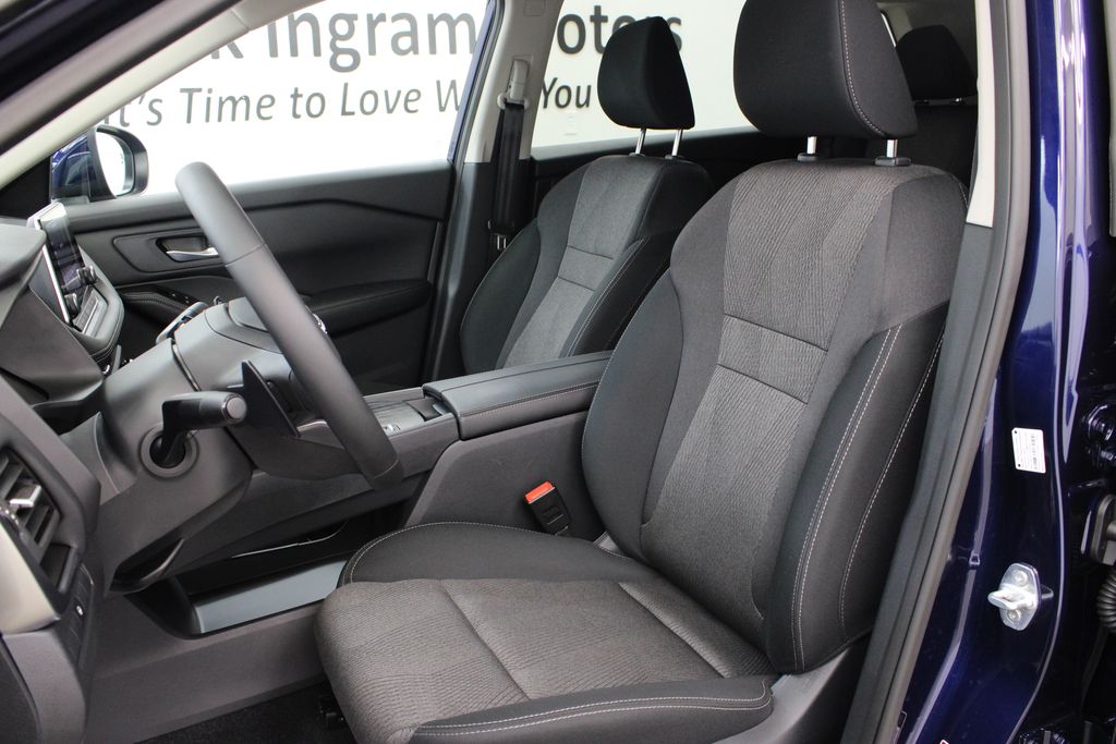 2026 Nissan Rogue SV - Photo 14