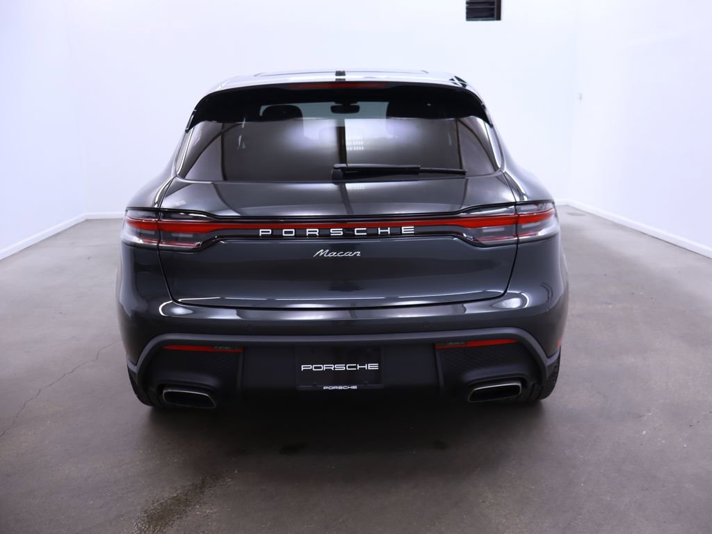 2025 Porsche Macan T photo 4