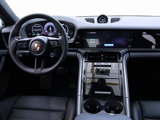 2025 Porsche Panamera E-Hybrid 4 photo 4