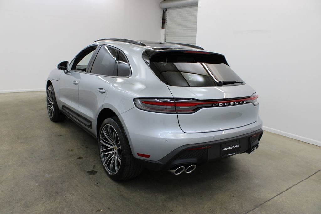 2026 Porsche Macan T photo 3