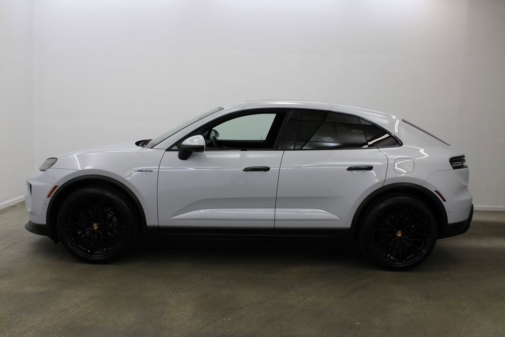 2025 Porsche Macan Electric photo 3