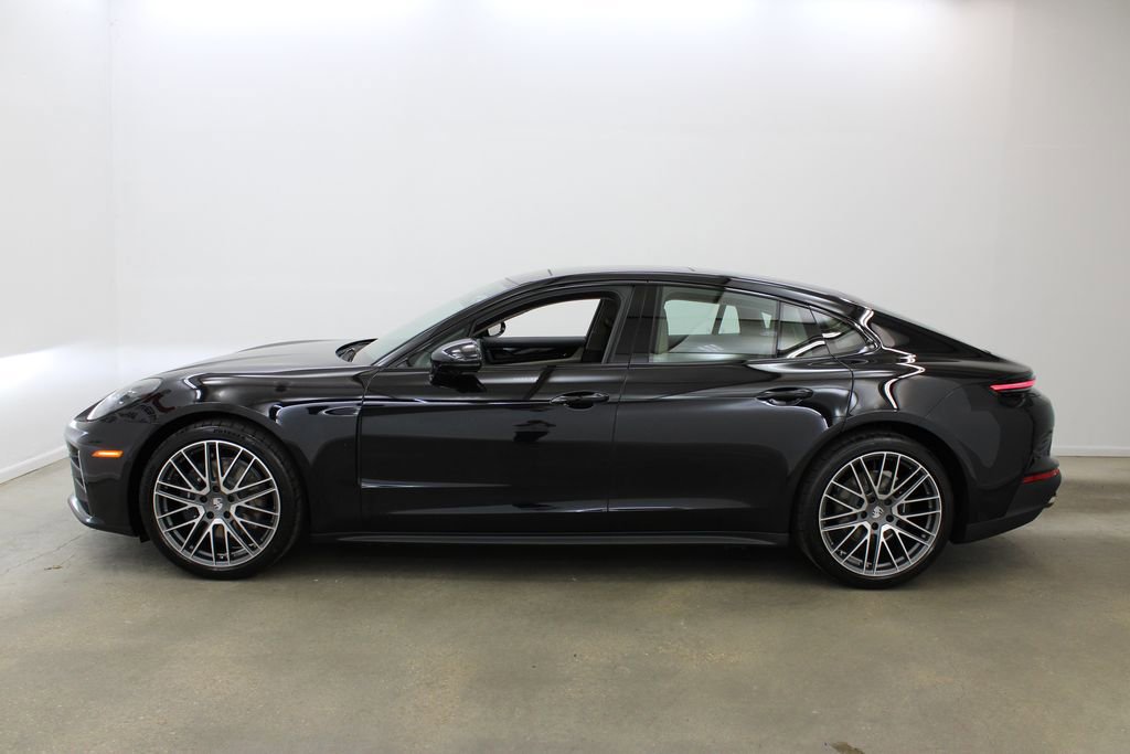 2026 Porsche Panamera 4 photo 2