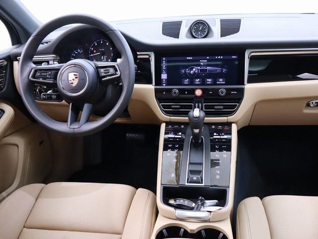 2024 Porsche Macan S photo 4