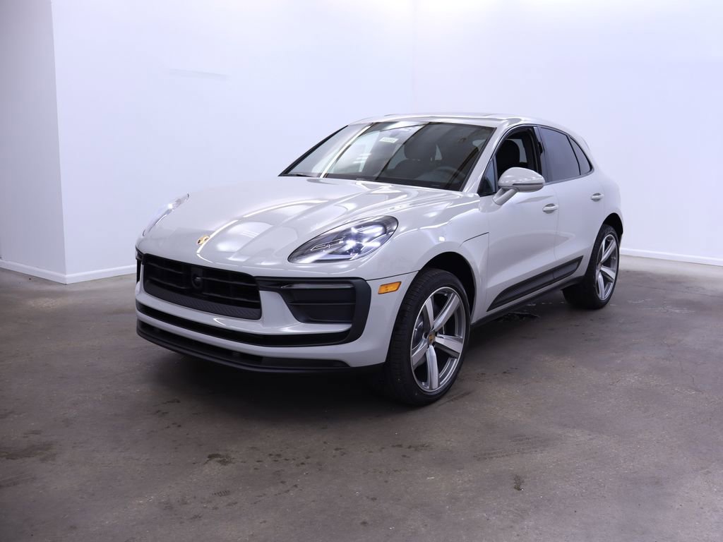 2025 Porsche Macan T photo 2