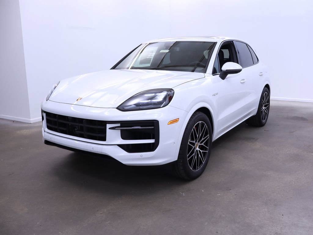 2024 Porsche Cayenne E-Hybrid S photo 2