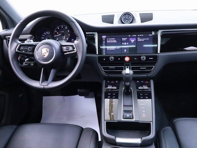 2024 Porsche Macan photo 4