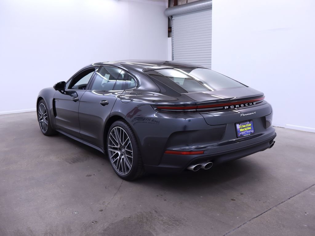 2025 Porsche Panamera E-Hybrid 4 photo 3