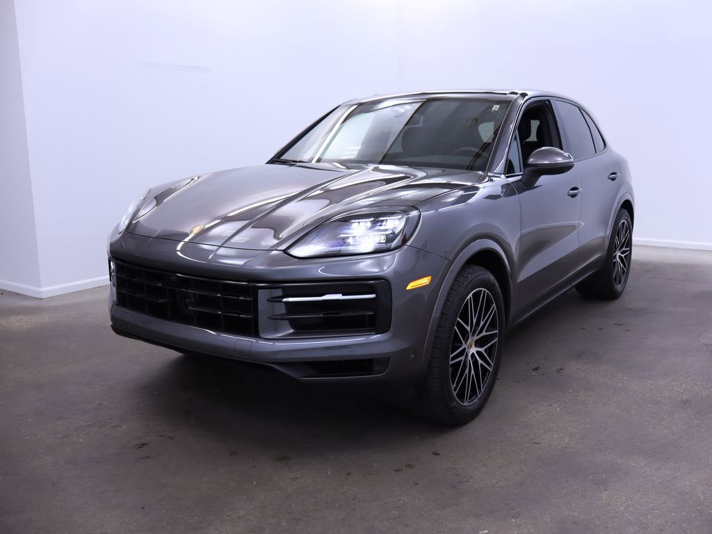 2024 Porsche Cayenne photo 2