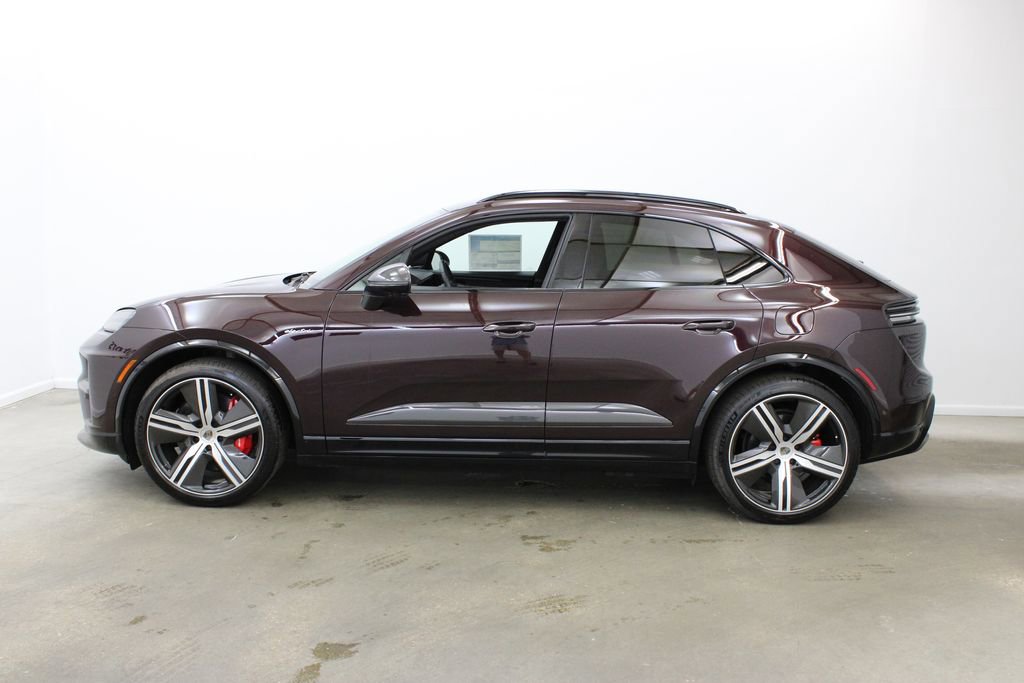 2024 Porsche Macan Electric Turbo photo 3