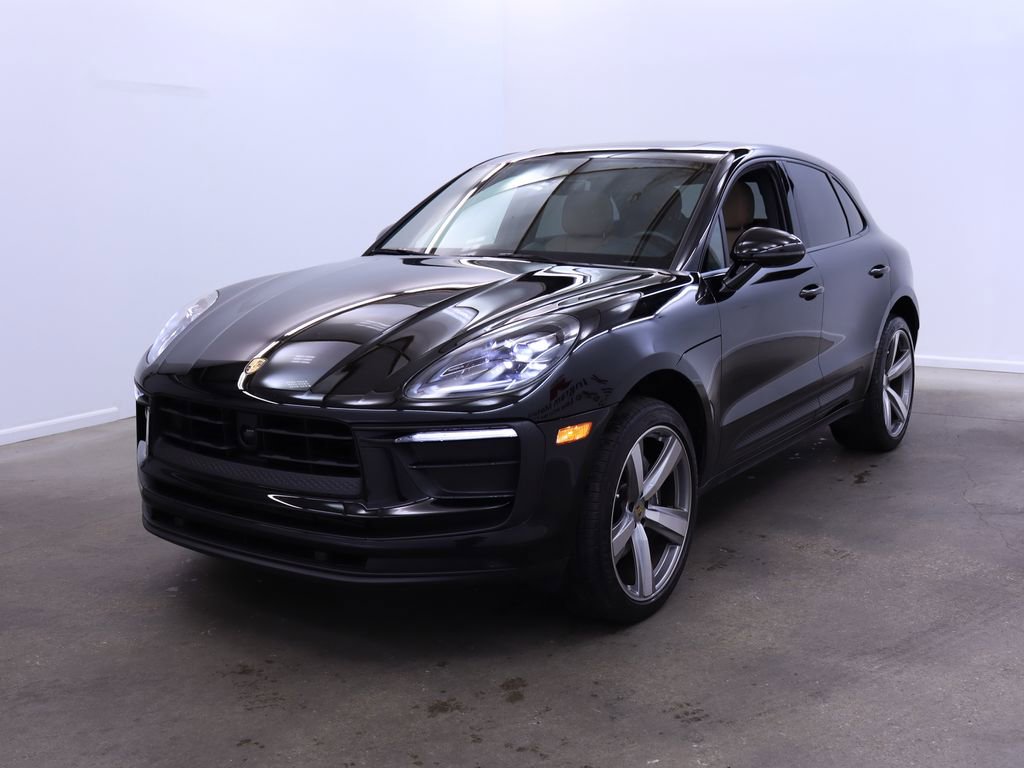 2024 Porsche Macan photo 2
