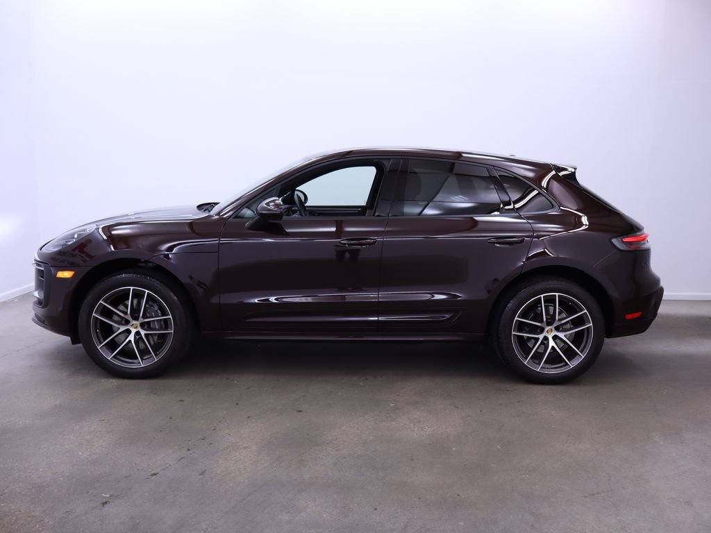 2024 Porsche Macan photo 3