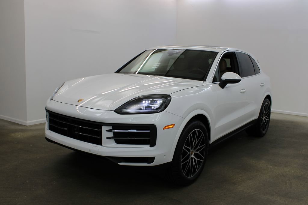 2025 Porsche Cayenne photo 2